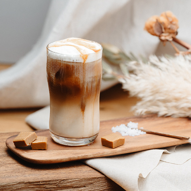 アイス塩キャラメルミルクコーヒー