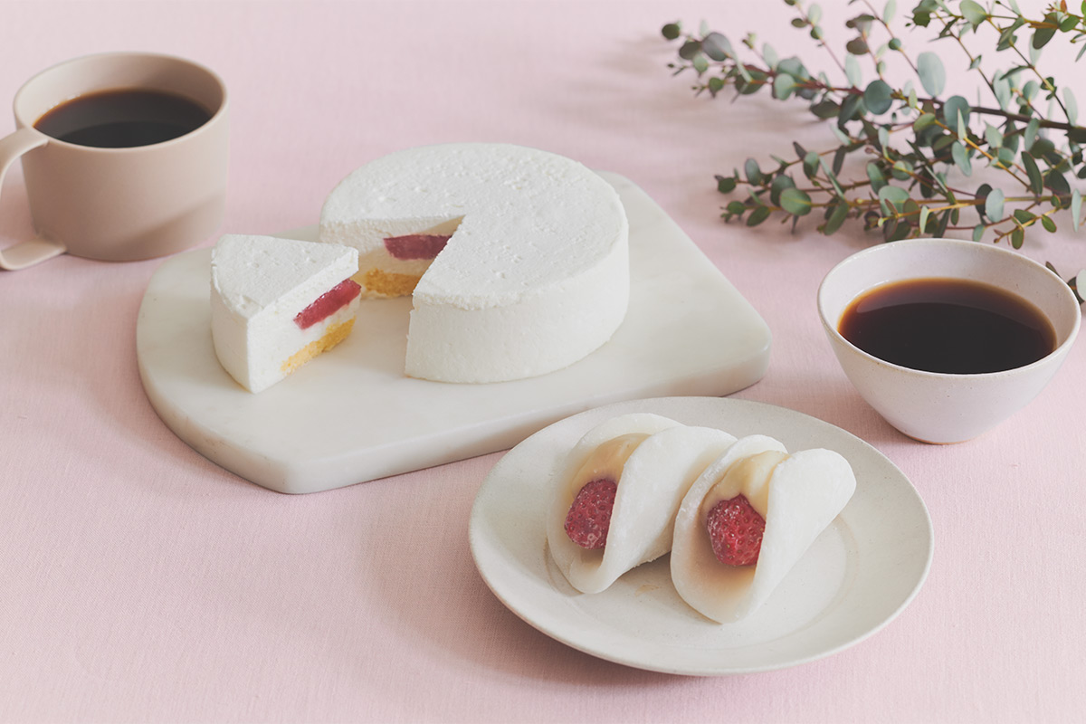 苺スイーツとコーヒー